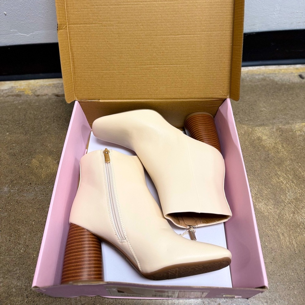 New with box
Item Number: 658491699